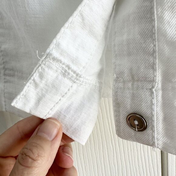 Chico’s White Button Front Shirt Size 2 Roll Tab Sleeves Utility Top - Picture 10 of 10